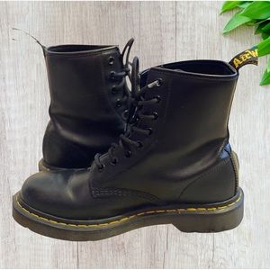 Dr. Martens 1460 Leather Lace Up Boots Men’s Women’s